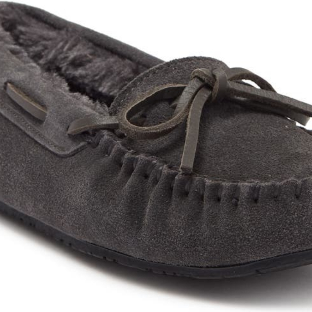 New in Box Minnetonka Women's Gray Slippers Size 7